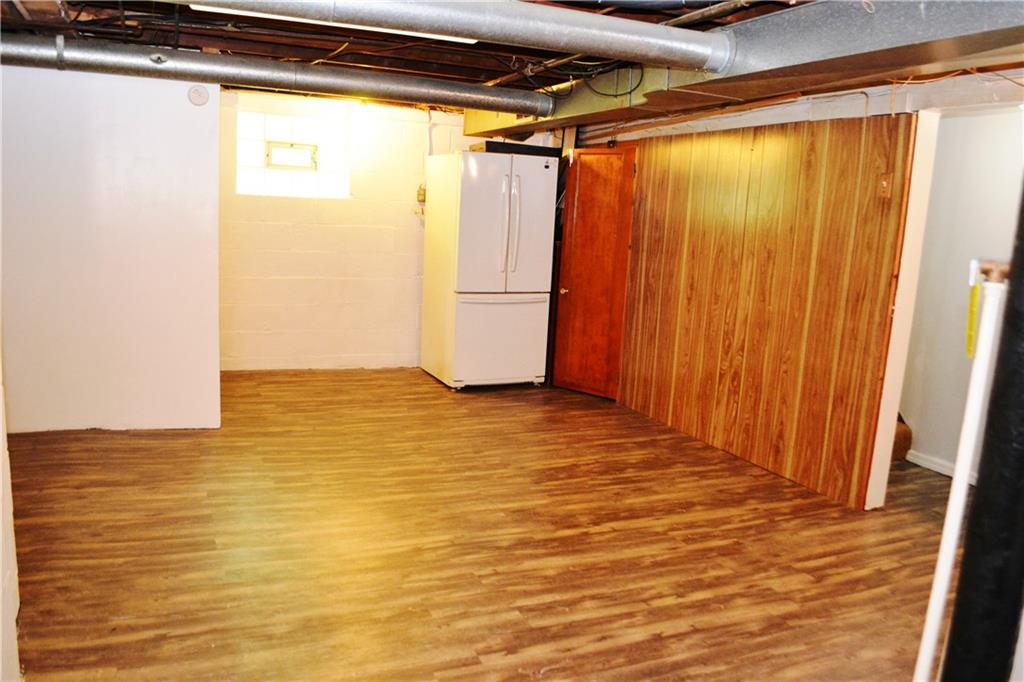 238 Castle Road Pittsburgh, PA 15234 - Photo 17 of 23 Gallery Image 17