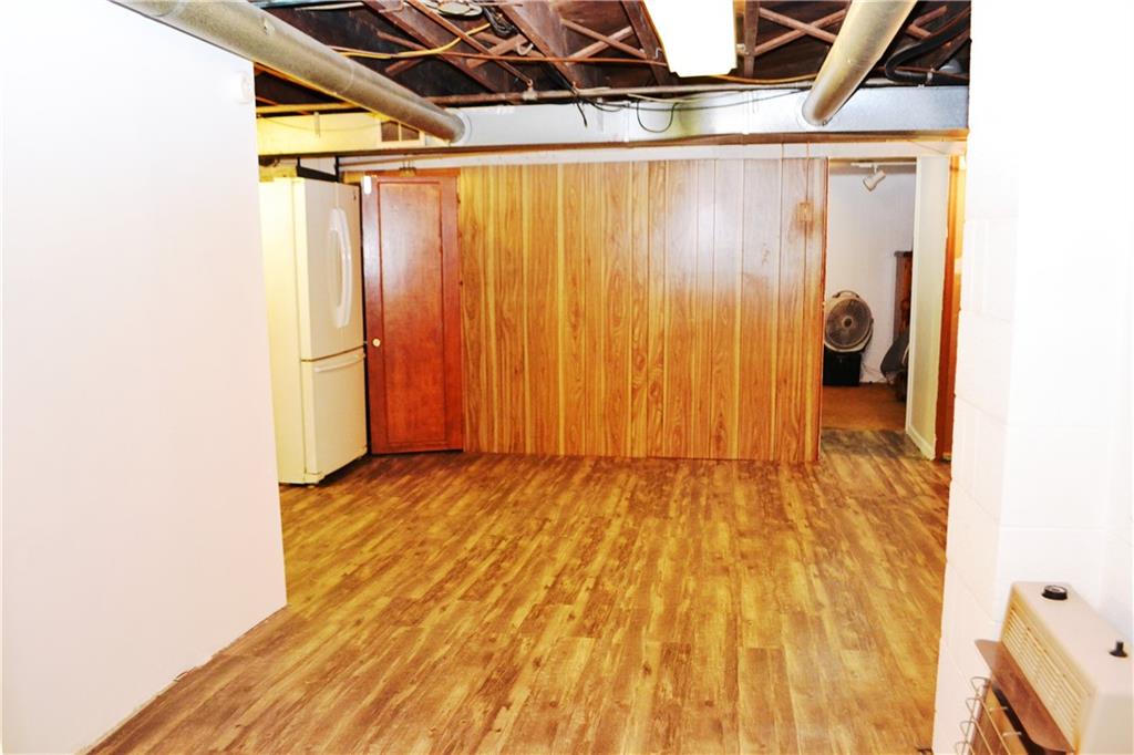 238 Castle Road Pittsburgh, PA 15234 - Photo 18 of 23 Gallery Image 18