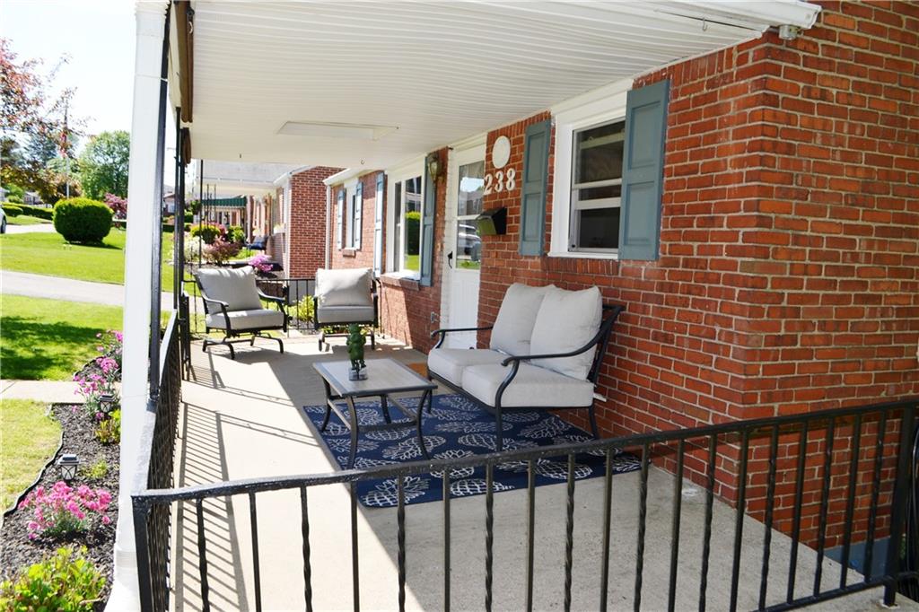 238 Castle Road Pittsburgh, PA 15234 - Photo 3 of 23 Gallery Image 3