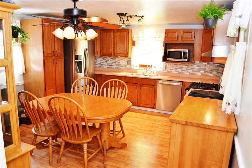 238 Castle Road Pittsburgh, PA 15234 - Photo 4 of 23 Gallery Image 4