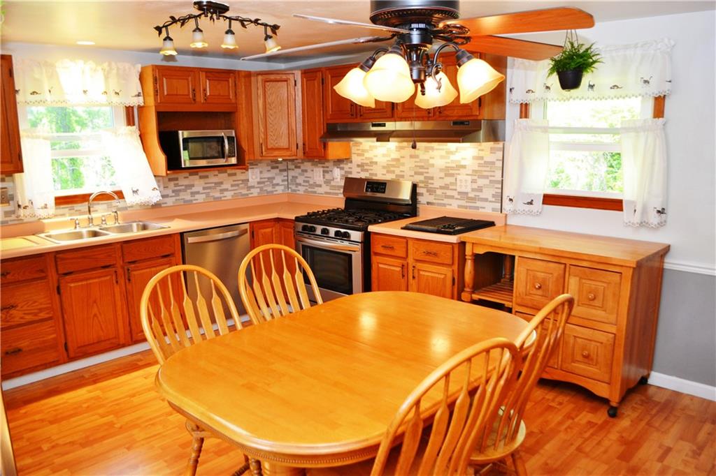 238 Castle Road Pittsburgh, PA 15234 - Photo 5 of 23 Gallery Image 5