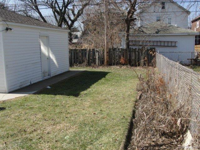 6553 Miller Road Dearborn, MI 48126 - Photo 3 of 13 DSC07046