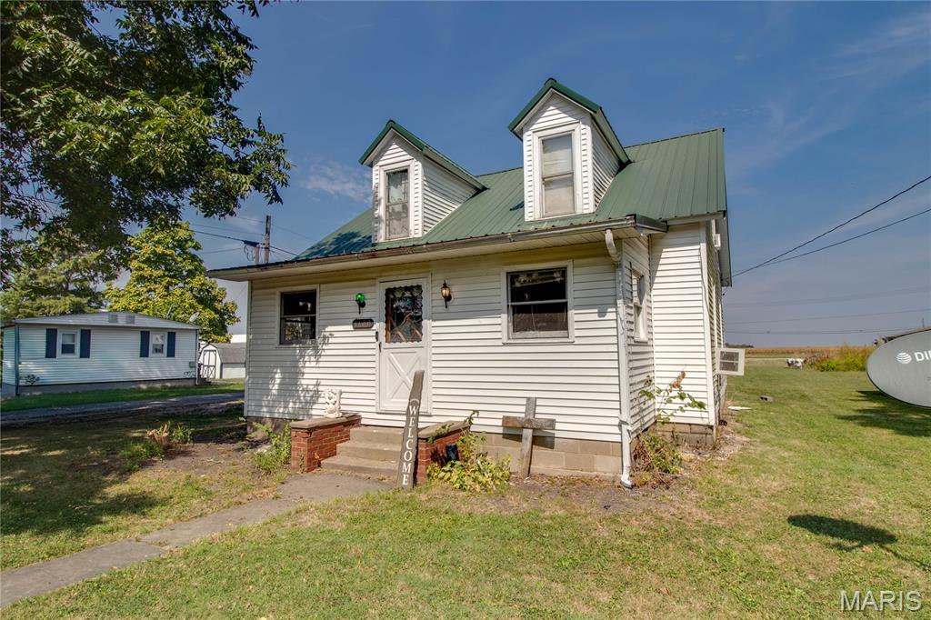 1120 South Main Carrollton, IL 62016 - Photo 2 of 28