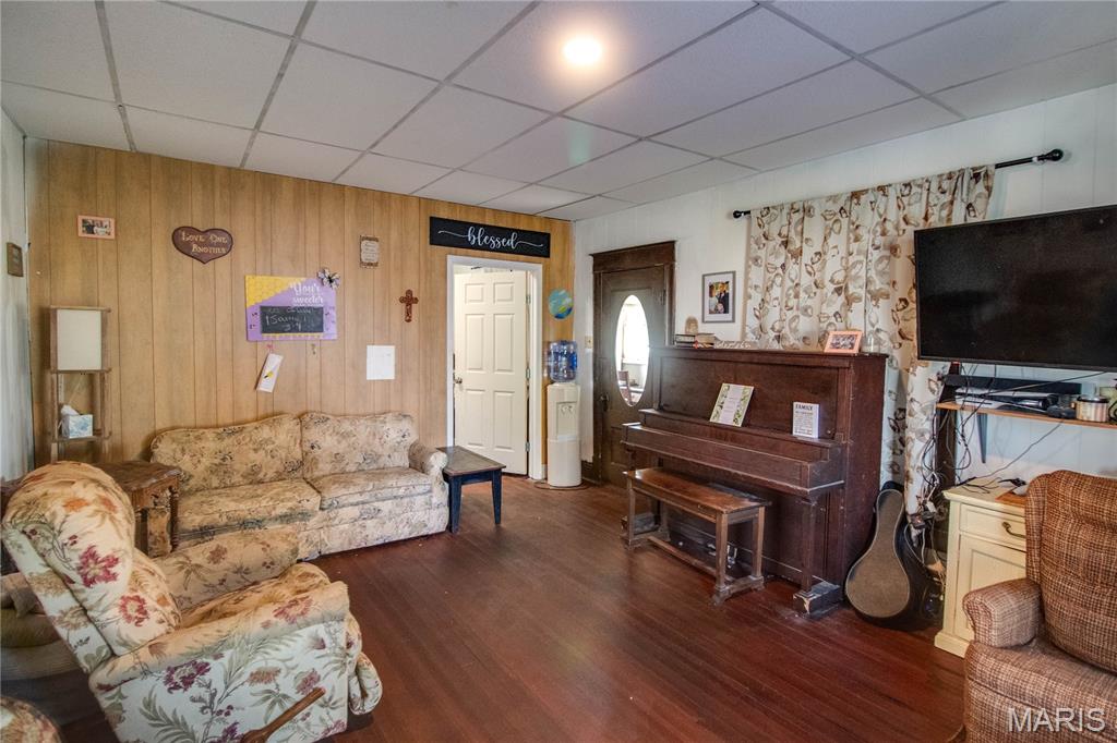 1120 South Main Carrollton, IL 62016 - Photo 7 of 28