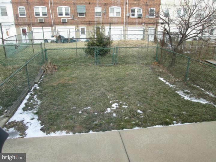 6508 Keystone Street Philadelphia, PA 19135 - Photo 12 of 25 Back Yard