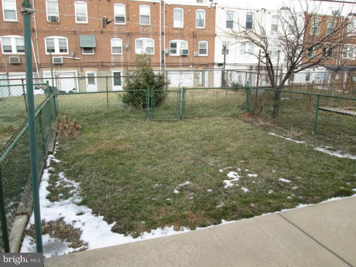 6508 Keystone Street Philadelphia, PA 19135 - Photo 14 of 25 Back Yard