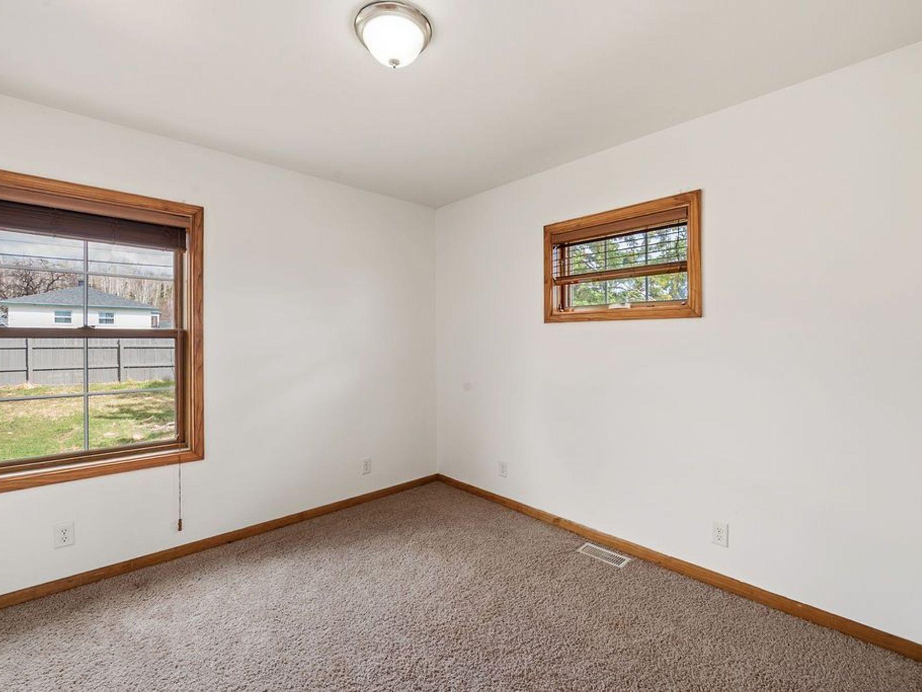68 Edison Boulevard Silver Bay, MN 55614 - Photo 17 of 29