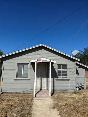 $1,300 | 117 Harris Drive, Bakersfield, CA 93308