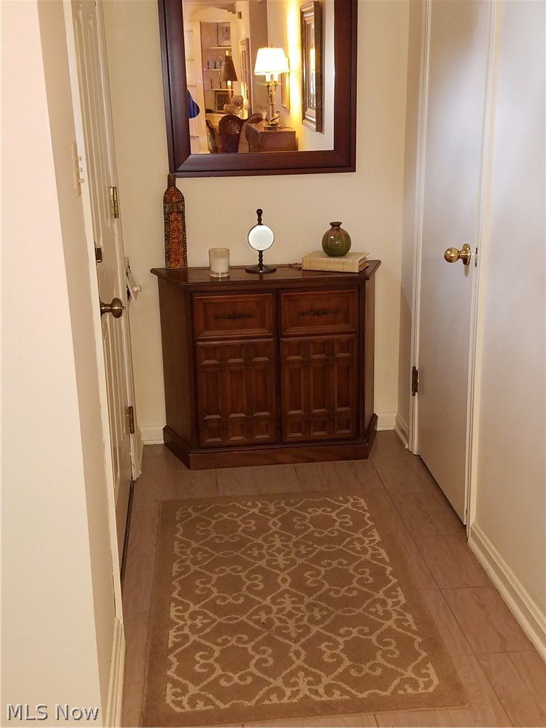 4361 Wooster Road Cleveland, OH 44126 - Photo 27 of 33 Foyer