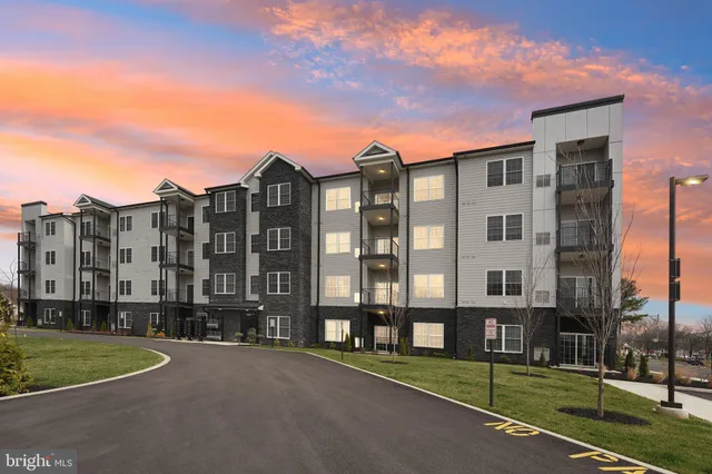 $2,680 | 2421 Bristol Road, Unit 2B100, Warrington, PA 18976