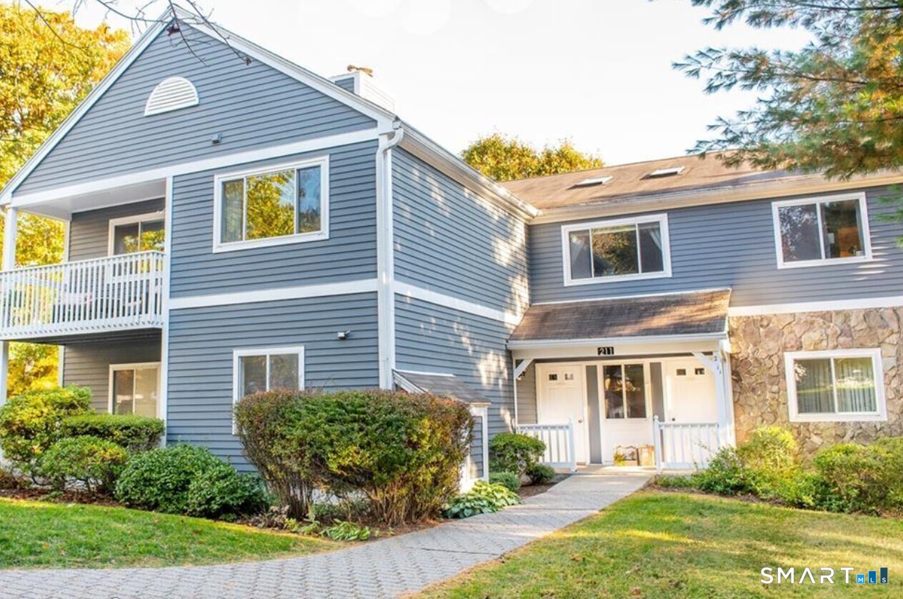 211 Windgate Circle, Unit B Monroe, CT 06468 - Photo 2 of 25