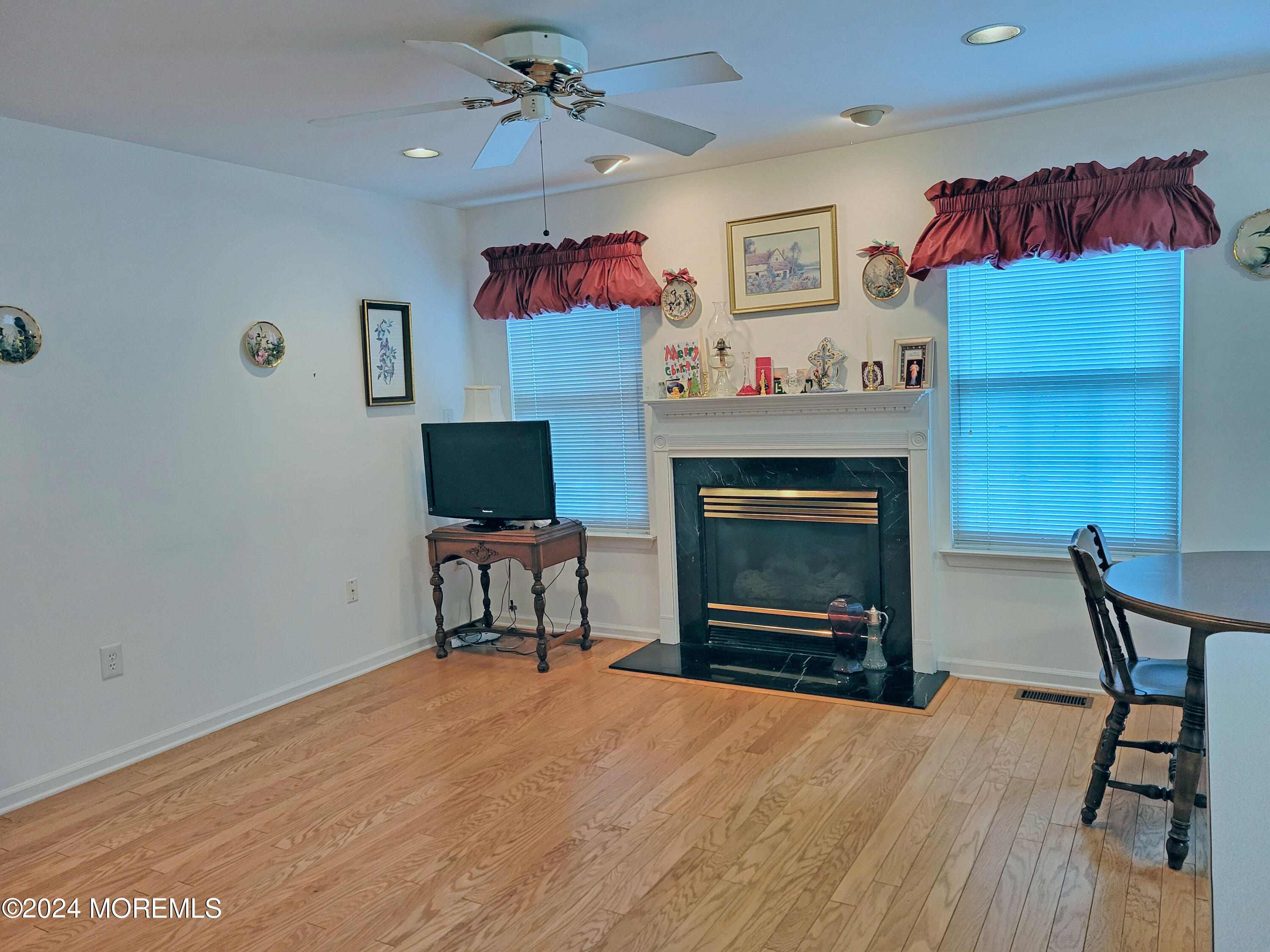 39 Bristel Road Holmdel, NJ 07733 - Photo 9 of 26 Family with FP 2