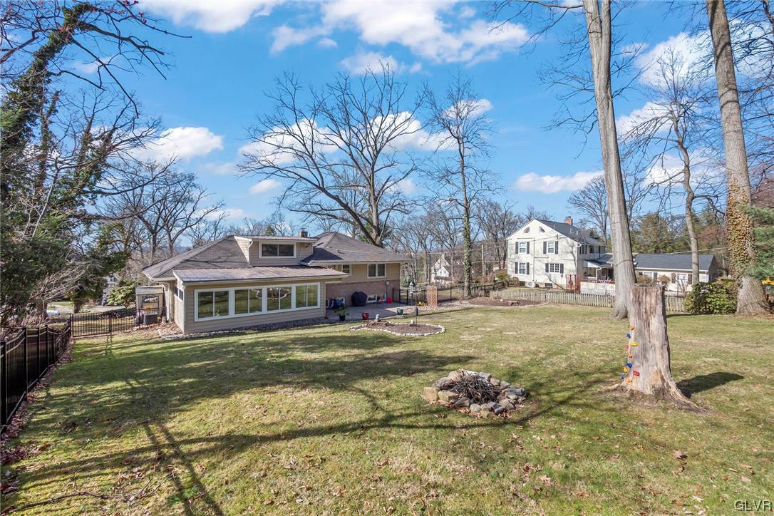 1511 Lorraine Road Reading, PA 19604 - Photo 24 of 27 Sweeping view of yard