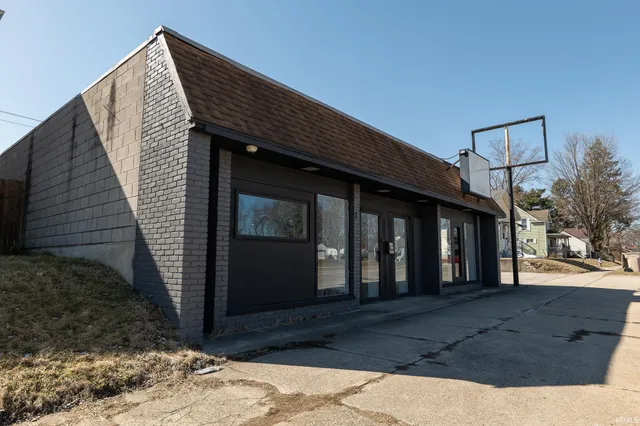 $249,900 | 1428 East Calvert Street, South Bend, IN 46613