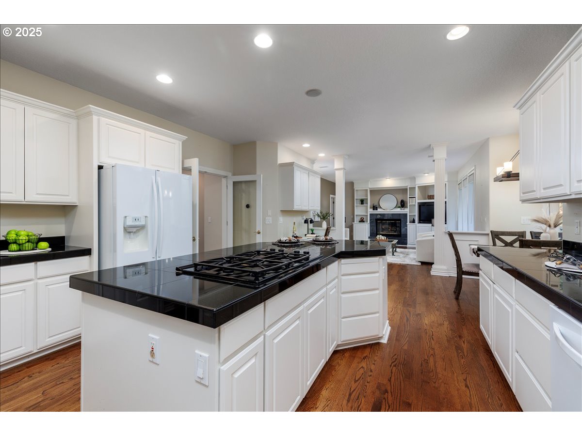 15540 Southwest Baker Lane Portland, OR 97224 - Photo 6 of 44