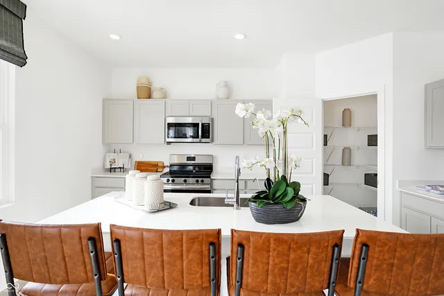 $269,640 | 2348 Dillon Drive, Greenfield, IN 46140