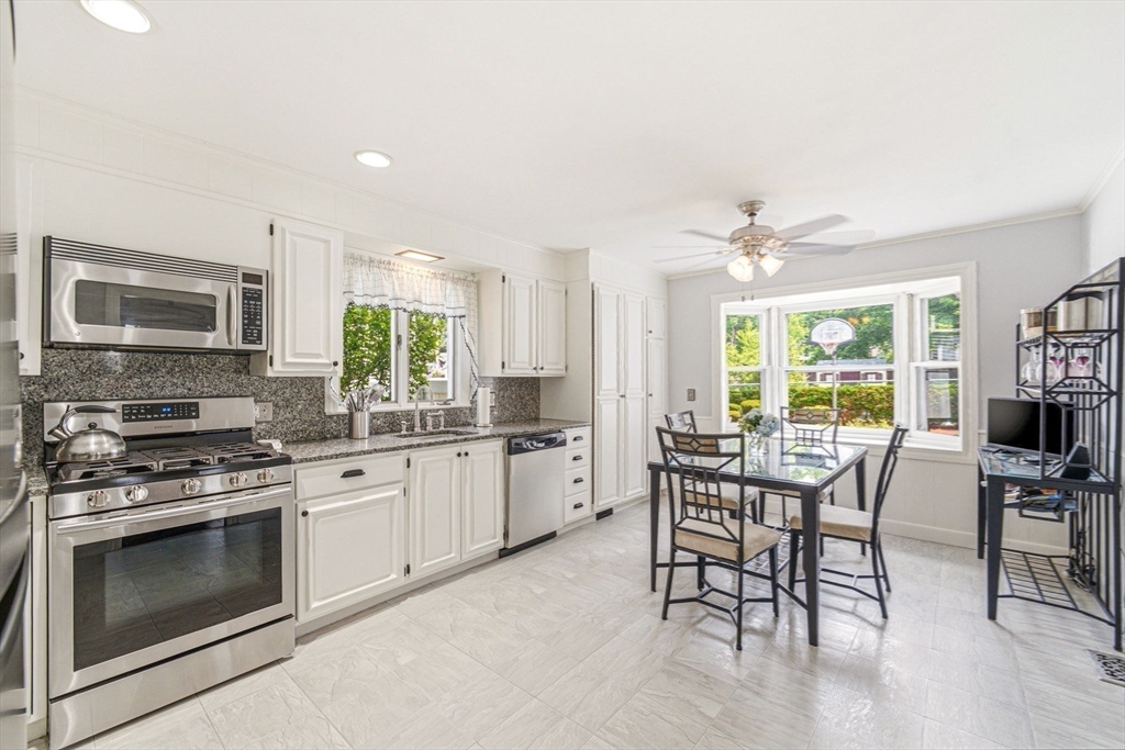 83 Grand Street Reading, MA 01867 - Photo 7 of 42