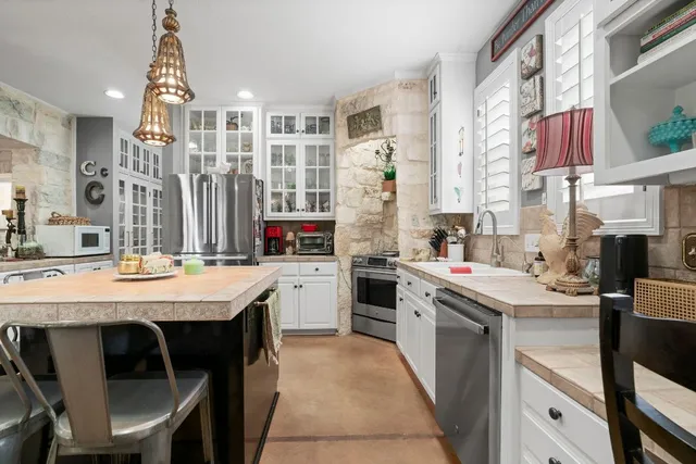 $1,050,000 | 10921 Long Branch Drive, Austin, TX 78736