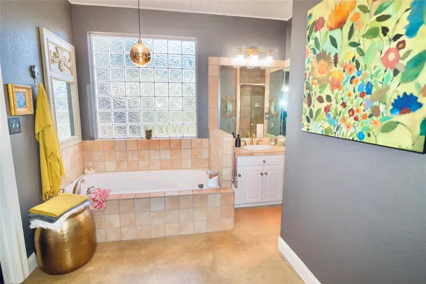 $985,000 | 10921 Long Branch Drive, Austin, TX 78736