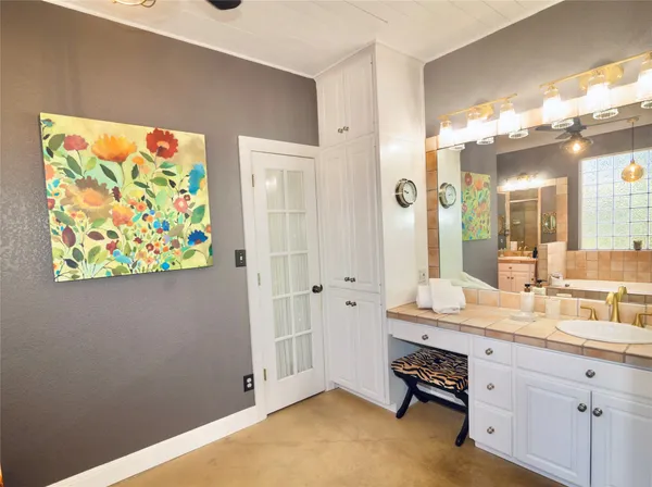 $985,000 | 10921 Long Branch Drive, Austin, TX 78736