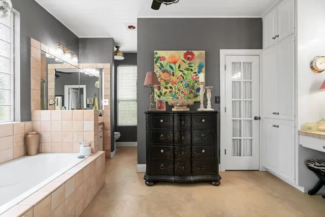 $1,050,000 | 10921 Long Branch Drive, Austin, TX 78736