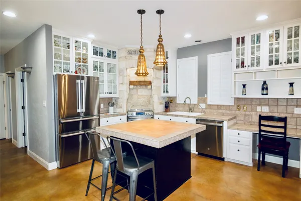 $985,000 | 10921 Long Branch Drive, Austin, TX 78736