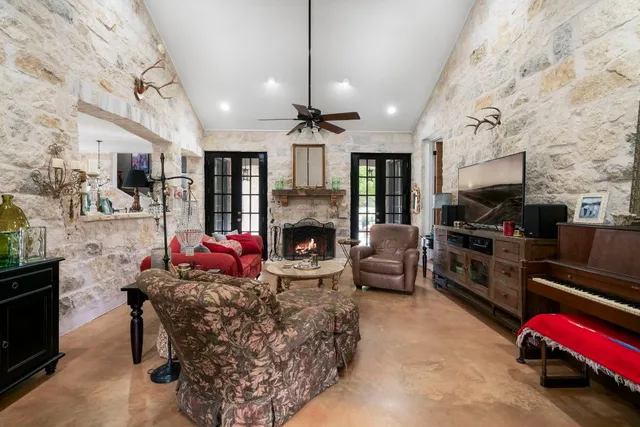 $1,050,000 | 10921 Long Branch Drive, Austin, TX 78736