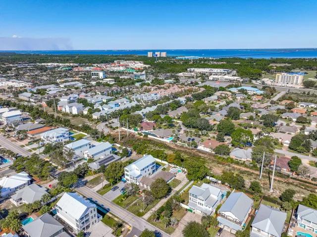 $1,500,000 | 4555 Luke Avenue, Destin, FL 32541