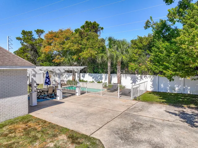 $1,500,000 | 4555 Luke Avenue, Destin, FL 32541