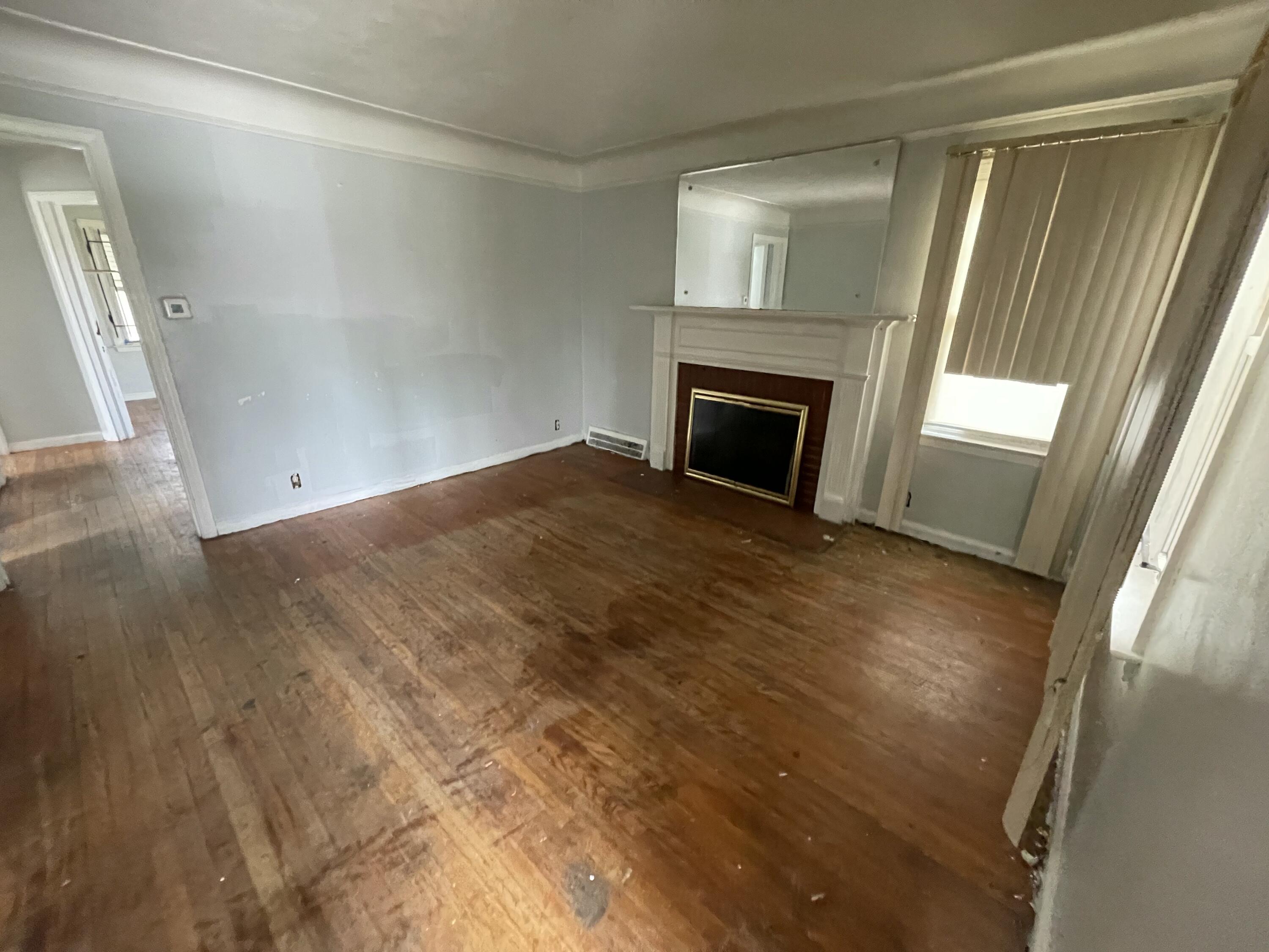 3929 Nottingham Road Detroit, MI 48224 - Photo 2 of 18 IMG_7011
