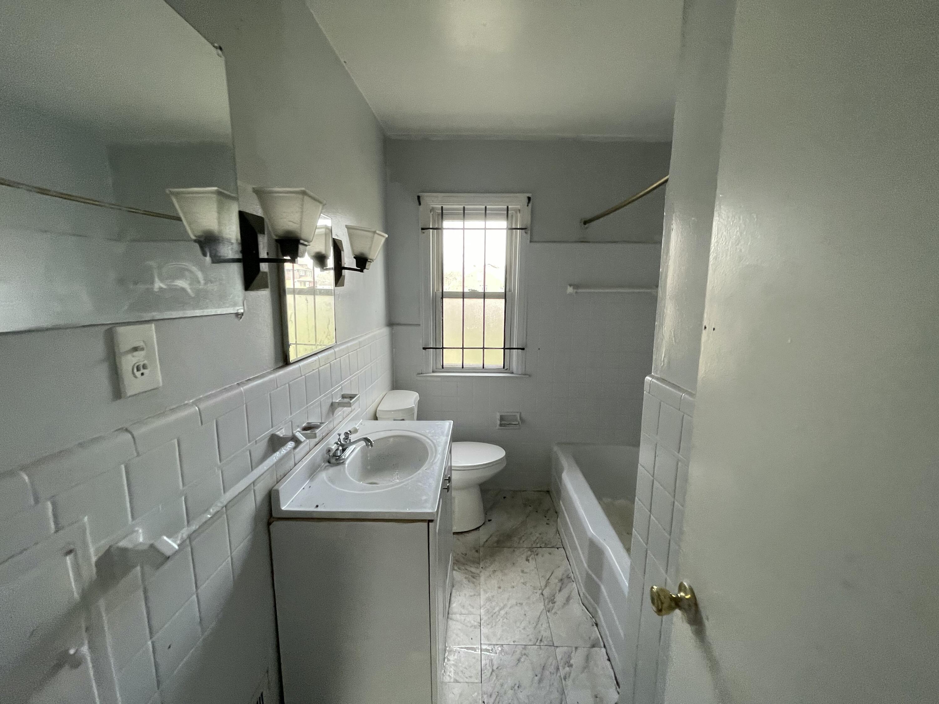 3929 Nottingham Road Detroit, MI 48224 - Photo 5 of 18 IMG_7014