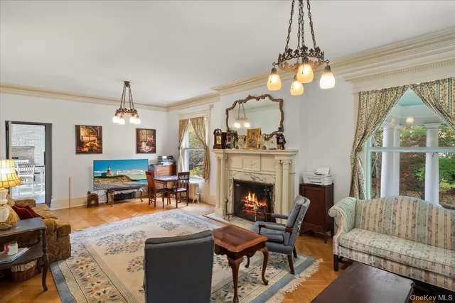 $2,279,000 | 121 South Jamesport Avenue, South Jamesport, NY 11901