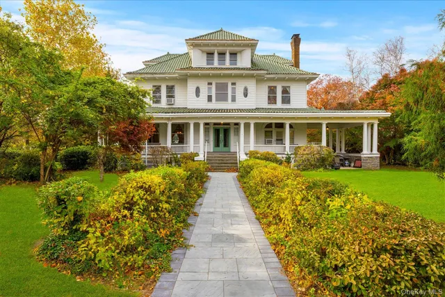 $2,279,000 | 121 South Jamesport Avenue, South Jamesport, NY 11901