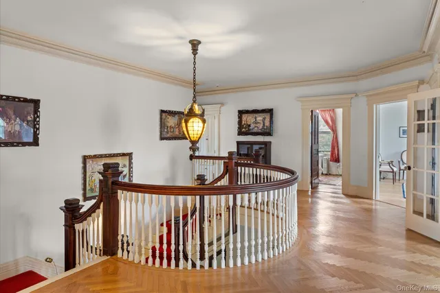 $2,279,000 | 121 South Jamesport Avenue, South Jamesport, NY 11901