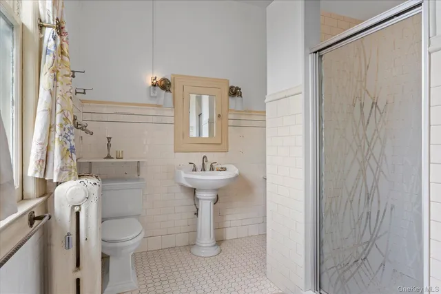 $2,279,000 | 121 South Jamesport Avenue, South Jamesport, NY 11901