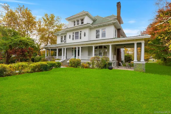 $2,050,000 | 121 South Jamesport Avenue, South Jamesport, NY 11901