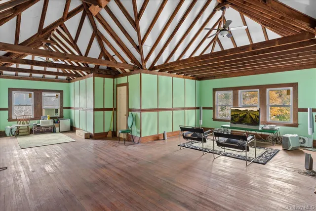 $2,279,000 | 121 South Jamesport Avenue, South Jamesport, NY 11901