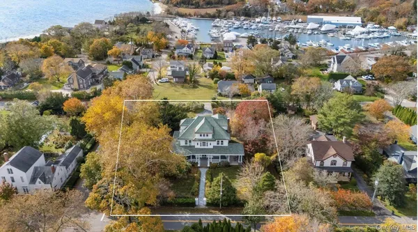 $2,050,000 | 121 South Jamesport Avenue, South Jamesport, NY 11901