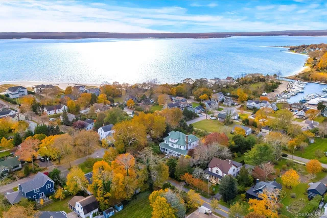 $2,279,000 | 121 South Jamesport Avenue, South Jamesport, NY 11901