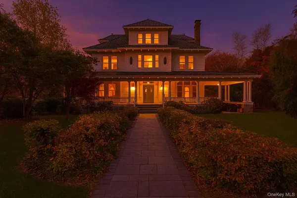 $2,050,000 | 121 South Jamesport Avenue, South Jamesport, NY 11901