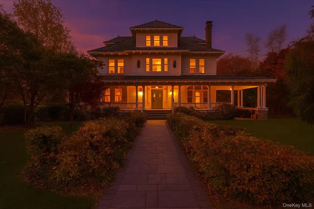 $2,279,000 | 121 South Jamesport Avenue, South Jamesport, NY 11901