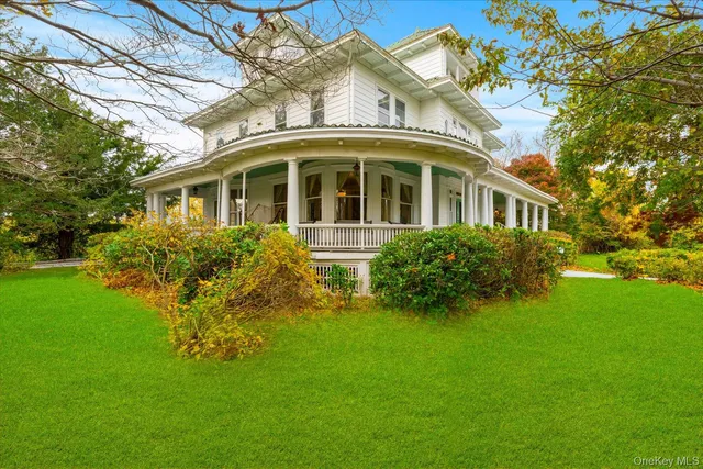 $2,279,000 | 121 South Jamesport Avenue, South Jamesport, NY 11901