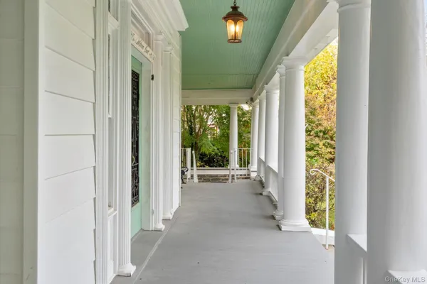 $2,050,000 | 121 South Jamesport Avenue, South Jamesport, NY 11901