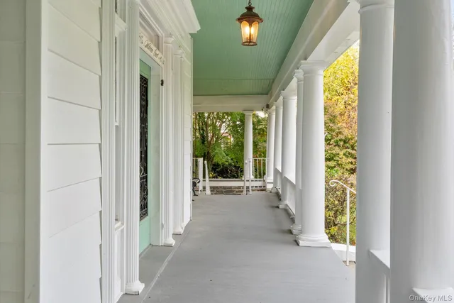 $2,279,000 | 121 South Jamesport Avenue, South Jamesport, NY 11901