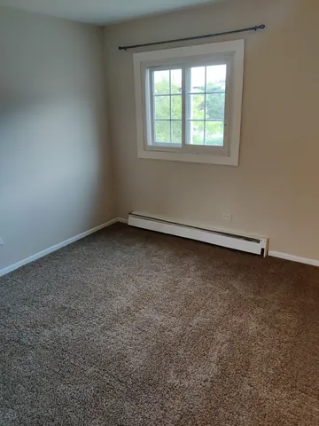 $1,650 | 121 West Elk Trail, Unit 221, Carol Stream, IL 60188