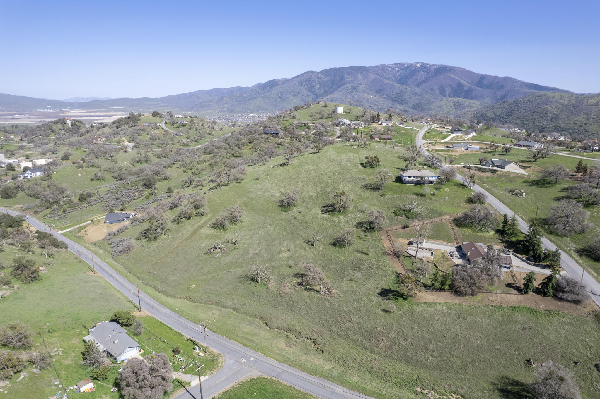 Jacks Hill Road Tehachapi, CA 93561 - Photo 4 of 7 a view of a city with a mountain