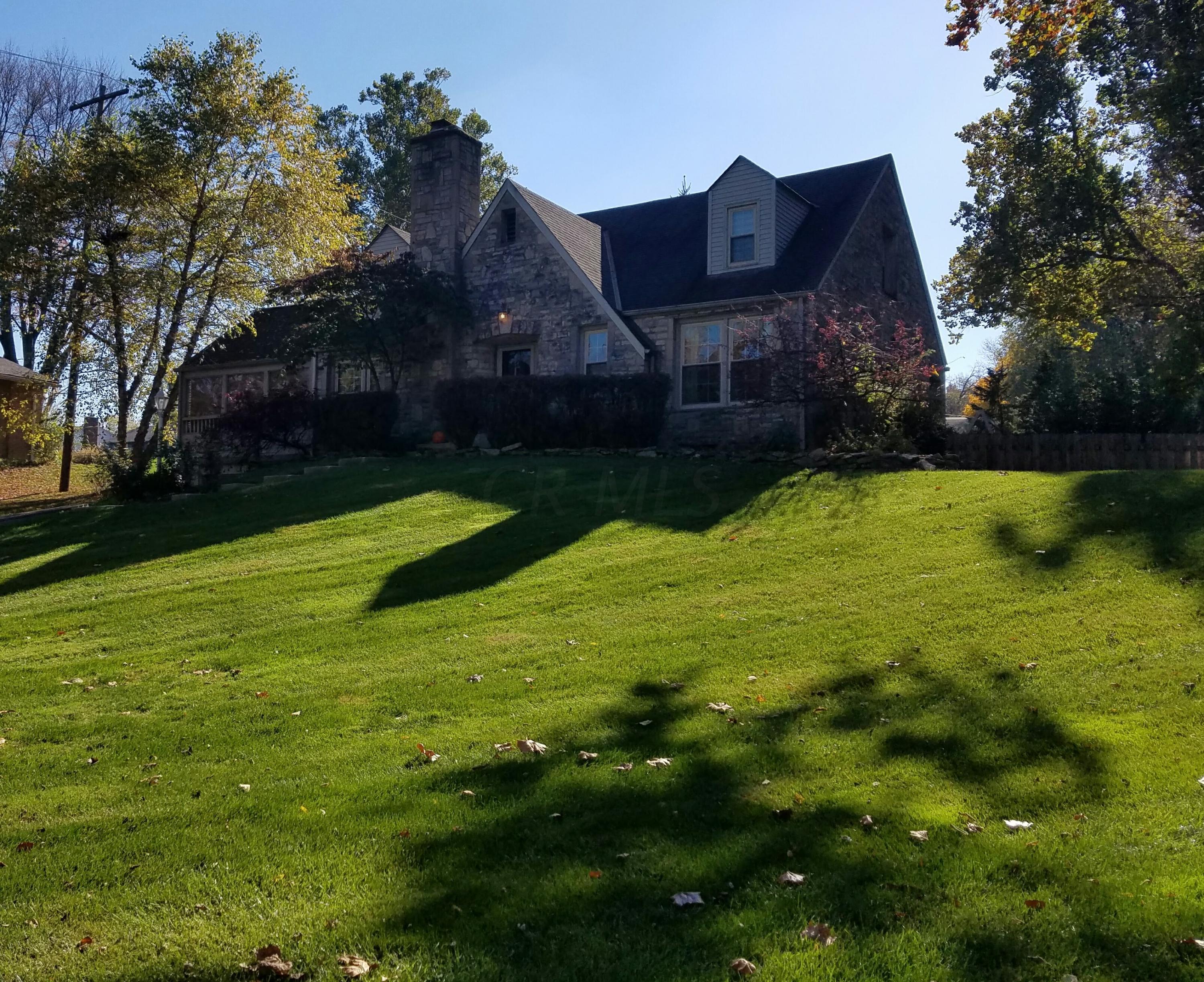 2741 Fishinger Road Columbus, OH 43221 - Photo 3 of 36