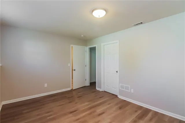 $2,250 | 411 Allendale Court, Greenwood, MO 64034