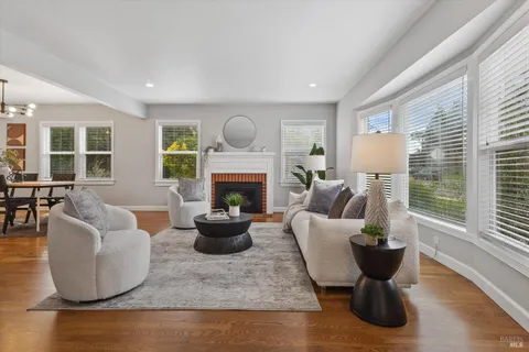 $1,325,000 | 705 5th Street, Petaluma, CA 94952