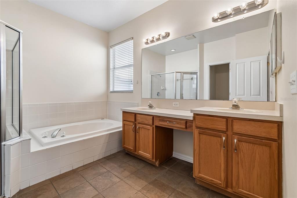 4318 Brandon Ridge Drive Valrico, FL 33594 - Photo 18 of 26